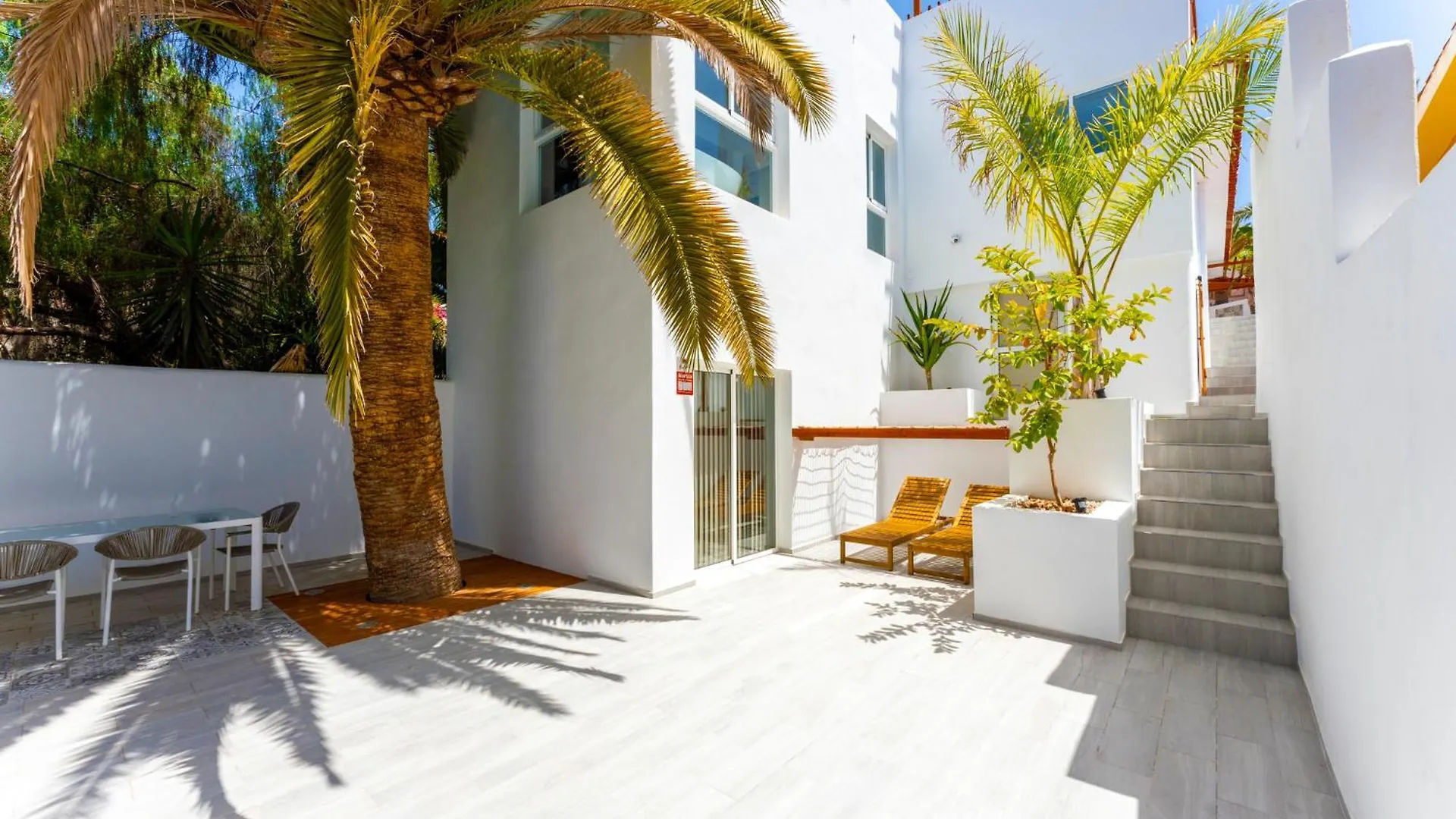 Gs Luxury Villa With Stunning Views And A Solarium In Arona