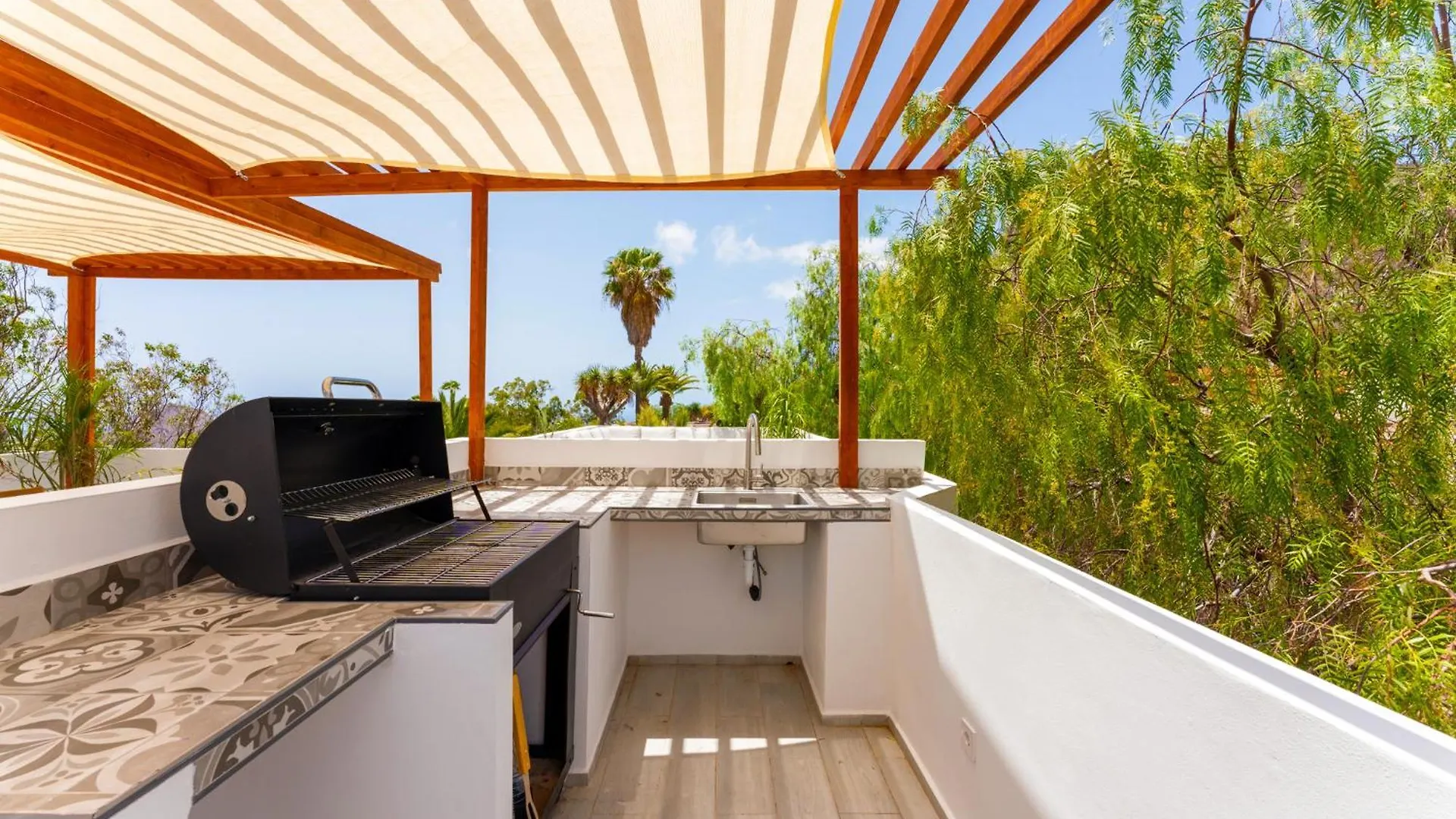 Gs Luxury Villa With Stunning Views And A Solarium In Arona 0*, Arona (Tenerife)