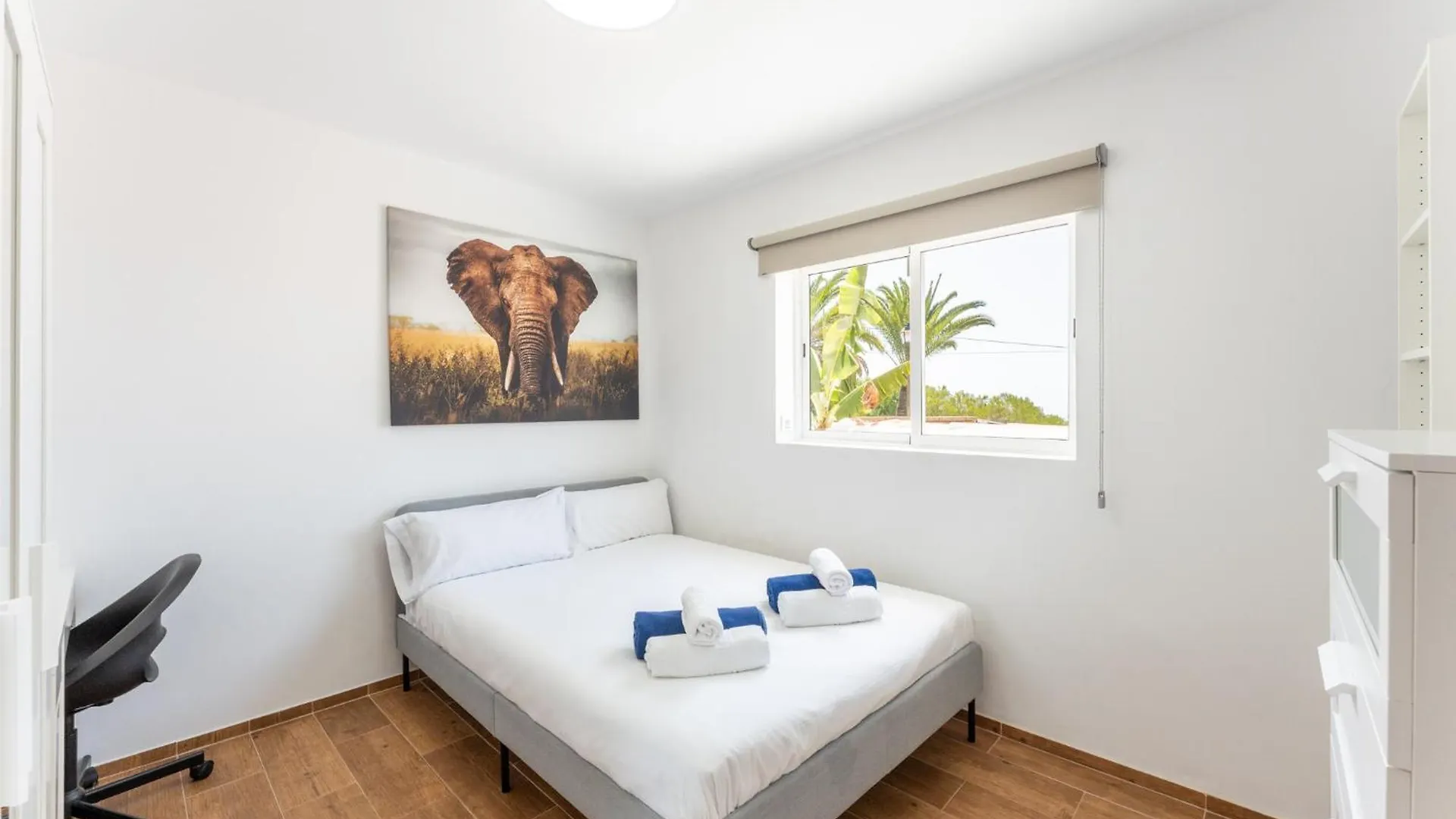 Gs Luxury Villa With Stunning Views And A Solarium In Arona